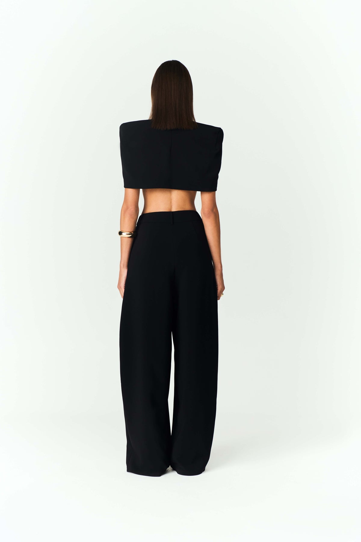 Black Padded-Shoulders Cropped Top Black Pleated Balloon Trousers